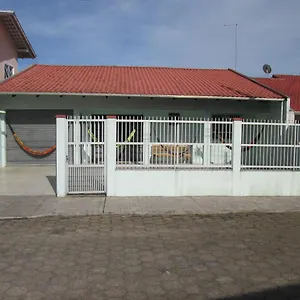 Casa de Férias Alugo Esta Linda E Bem Equipada Casa Em Sc Perto Do Beto Carrero E Da, Penha (Santa Catarina)